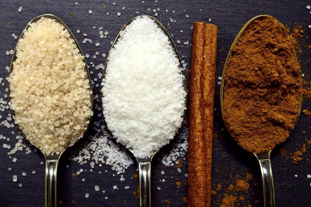 different types of sugar are contained in spoons