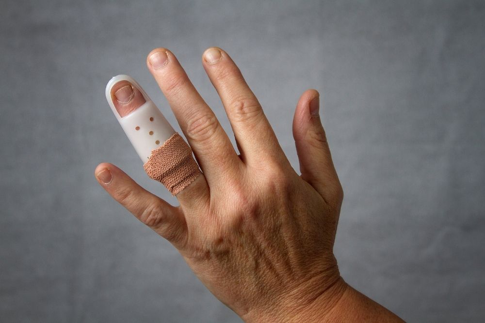 finger cast for broken ring finger