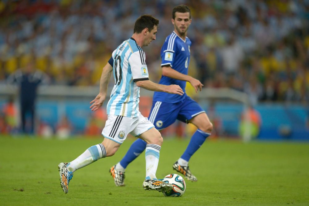 Messi trying to escape man-marking